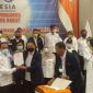 Ketua, Sekretaris dan Bendahara MIO Karawang Poto bersama.