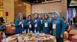 Ketua Tim Penggerak Pemberdayaan Kesejahteraan Keluarga (TP PKK) Mandailing Natal, Eli Mahrani Jafar Sukhairi Nasution menghadiri Rapat Konsolidasi Daerah (Rakonda) TP PKK Sumut di Hotel Grand Mercure, Senin (25/7/2022).