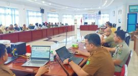 Suasana saat Rapat Pleno Tim Percepatan Akses Keuangan Daerah (TPAKD) Madina 2022 di Aula Kantor Bupati Madina, Panyabungan, Senin (5/12/2022).