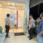 Saat Personel Polsek Bukit Batu Polresta Palangka Raya menyambangi Kantor Bank Kalteng Cabang Pembantu (Capem) Tangkiling yang berlokasi di bilangan Jalan Jalan Tjilik Riwut Km. 33 Kecamatan Bukit Batu, Kota Palangka Raya.