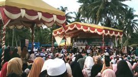 Ustadz Abdul Somad UAS ceramah di Desa Sinonoan, Kecamatan Panyabungan, Madina, Jum'at (16/12/2022) sore.