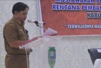 Kepala Bapeda Pemkab Pasaman Choirudin Batubara (Ucok) dalam sebuah kegiatan. 