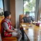 Ketua DPRD Madina, Erwin Efendi Lubis ketika bertemu perwakilan PT. Jaya Konstruksi melalui Manager Operasional, Ferry Firmanda, Selasa (14/02/2023). (JBL)