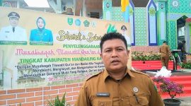 Kabag Kesra Pemkab Mandailing Natal Bahruddin Juliadi, S.Sos, menjelaskan persiapan MTQ ke- 22 yang akan dibuka nanti malam, Senin sore (27/2/2023). 