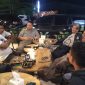 Ketua TP2D Prof. Todung Mulya Lubis bincang santai bersama tim dan staf khusus Bupati Madina, Minggu (19/3/2023).