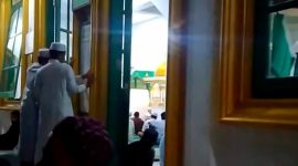 Suasana malam ketiga jelang salat tarawih di Mesjid Syuhada Panyabungan, Madina, Sumut, Jum'at (24/3/2023).