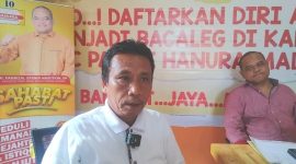 Wawancara bersama Dahlan Batubara selaku sekretaris didamping Fahrizal Efendi selaku ketua di kantor DPC Partai Hanura Kab. Mandailing Natal, Selasa (9/5/2023).