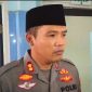 Kapolres Madina AKBP HM. Reza Chairul AS, saat menjeguk anggotanya di salah satu ruang inap di RSUD Panyabungan, Kamis (11/5/2023) sore.