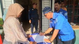 Ketua DPD PAN Mandailing Natal H. Nisad Siddiq bersama rombongan ke KPU Madina, Jum'at (12/5/2023).