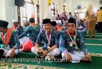 Sekdakab Madina Alamulhaq Daulay, SH (Kanan) dan Ketua DPRD Madina Erwin Effendi Lubis, SH (kiri) di Mesjid Agung Nur Ala Nur Panyabungan, Senin (22/5/2023).