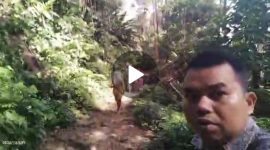 Tangkapan layar video, Jalan sentra perkebunan Desa Banjar Malayu Kecamatan Batang Natal rusak, Sabtu (17/6/2023).
