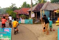 Situasi di hari senja saat anak-anak bermain di Desa Roburan Dolok, Kec. Panyabungan Selatan, Madina, Selasa (20/6/2023).