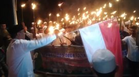 Bupati Madina HM. Ja'far Sukhairi melepas pawai obor peringati Tahun Baru Islam 1445 H, Selasa (18/7/2023).