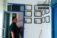 Ketika awak media ingin konfirmasi langsung ke ruang kerja Kabag Bagian BPBJ Sekdakab Madina Zainal Sitepu, Kamis (7/9/2023) sore, Tidak ada.