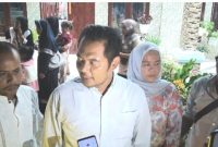 Pimpinan Yayasan Madina Murni H. Awaluddin Nasution bersama Isteri didampingi Tim Relawan Pelopor Perdamaian Kab. Madina Maradotang Pulungan dan Syahren Hasibuan, Jum'at (22/9/2023).