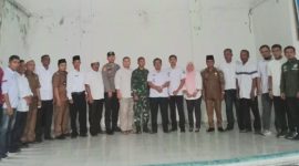 Camat Tambangan Muslih Lubis, S.Sos gelar foto bersama seluruh Kades dan Forkopimcam, Rabu (8/11/2023).