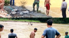 Upaya pencarian terus dilakukan melibatkan unsur TNI, Polri, pemerintahan kecamatan dan desa dengan bantuan Karang Taruna setempat, Minggu (19/11/2023). Foto: Alkap Masri.