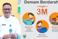 Brosur cara cegah demam berdarah (kanan) Kepala Dinas Kesehatan Pemkab Mandailing Natal, dr. M. Faisal Situmorang (kiri). Foto: Joki Nasution.