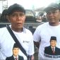 Simpatisan Prabowo Gibran bernama Faisal Nasution (kiri) saat ditemui dilokasi bagi-bagi kaos, Panyabungan, Kamis (7/12/2023).