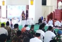 Tausiah oleh penceramah Anugerah Cahyadi (Ucay) di acara Zikir dan Doa, Mesjid Agung Nur Ala Nur, Panyabungan, Kamis (7/3/2024). [Foto: Joki Nasution]