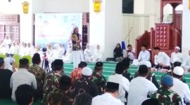Tausiah oleh penceramah Anugerah Cahyadi (Ucay) di acara Zikir dan Doa, Mesjid Agung Nur Ala Nur, Panyabungan, Kamis (7/3/2024). [Foto: Joki Nasution]