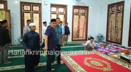 Kebersamaan Ivan Iskandar Batubara Bersama Masyarakat Saat Akan Buka Puasa Bersama di Masjid Hj. Zulyani Lubis, Panyabungan, Rabu (20/3/2024). [Foto: Joki Nasution]