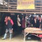 Terlihat disalah satu penjual daging di Pasar Baru Panyabungan sepi pembeli.