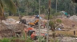 Dokumentasi pertambangan emas tanpa izin pada lahan persawahan di Kotanopan, Jum'at (19/4/2024). [Foto; Tabloid Polmas Poldasu]