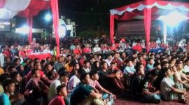 Kemeriahan Nobar Semifinal Piala Asia U-23 2024 di Mako Polres Mandailing Natal, Senin malam (29/4/2024). [Foto: Joki Nasution]