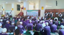 Plt. Kemenag Kab. Mandailing Natal Armen Rahmad Hasibuan memberikan laporan terkait data jemaah haji tahun 2024 di acara Zikir dan Doa, (6/5/2024).