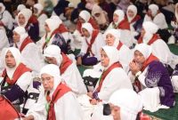 Jemaah Calon Haji Kloter Ketiga asal Kab. Mandailing Natal berkumpul di Mesjid Agung Nur Ala Nur, Panyabungan, Senin (13/5/2024). [ist]