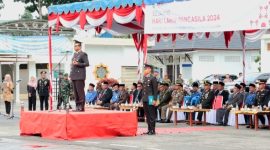Kapolres Mandailing Natal AKBP Arie Sopandi Paloh, SH.,S.I.K sebagai Inspektur Upacara Hari Lahir Pancasila tahun 2024 di Halaman Masjid Agung Nur Ala Nur, Panyabungan, Sabtu (1/6/2024). [ist]