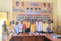Ketua DPD Partai Golkar Kab. Mandailing Natal, H. Aswin Parinduri bersama pengurus menerima kunjungan silaturahmi Ketua DPD PKS dan jajarannya, Selasa (11/6/2024). [Ist]