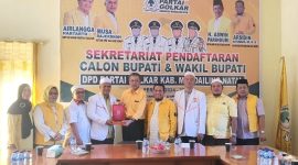 Ketua DPD Partai Golkar Kab. Mandailing Natal, H. Aswin Parinduri bersama pengurus menerima kunjungan silaturahmi Ketua DPD PKS dan jajarannya, Selasa (11/6/2024). [Ist]