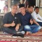 Kepala Desa Muara Batang Angkola bersama Adek Endi, Manajer Humas PT. Sorik Mas Mining. (Ist)