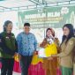 Pemberian apresiasi kepada pihak SMA Negeri 3 Panyabungan oleh Koordinator Daerah Green Youth Movement Sumatera Utara, Selasa (17/12/2024). [Foto: Joki Nasution]