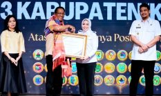 Bupati Labuhanbatu Terima Penghargaan