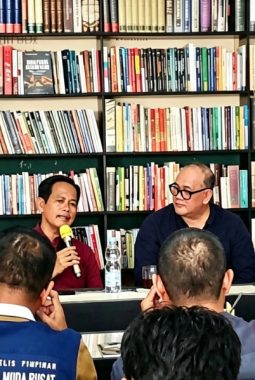 Sukses Digelar, Bedah Buku Karya Mantan Wakil Bupati Labuhanbatu Suhari Pane