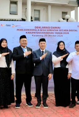 Calon Kades Mekarasih Nomor 2 Hj.Retno Ikut Tandatangani Deklarasi Damai Pilkades Karawang 2026